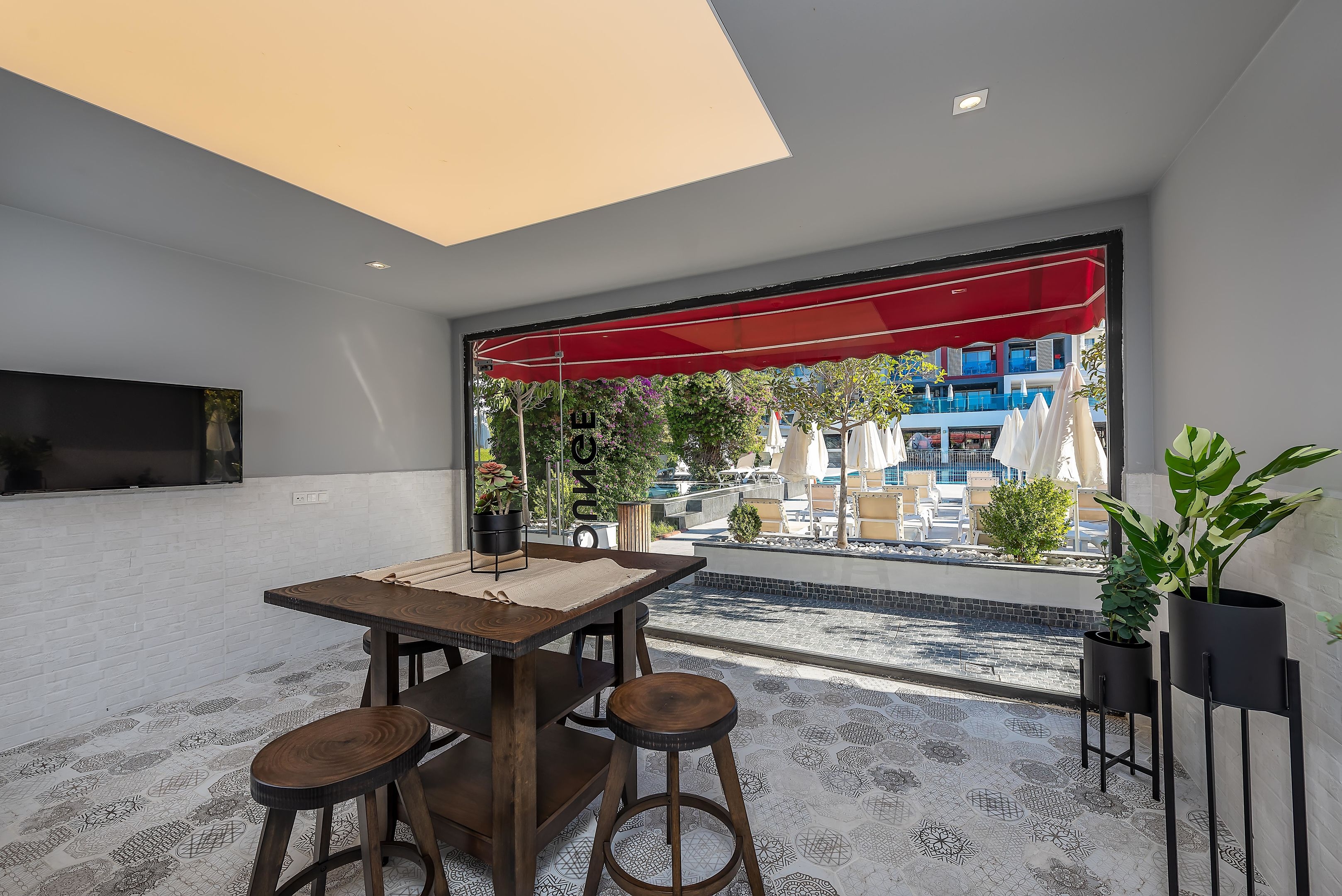 White City Beach Hotel71
