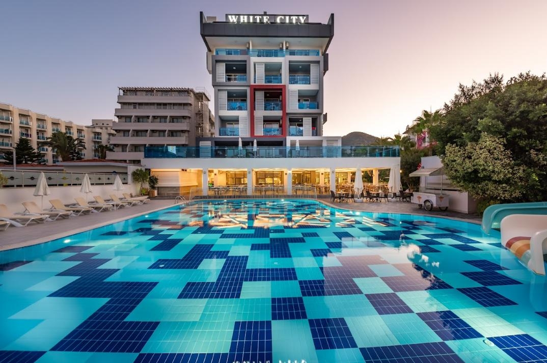 White City Beach Hotel125