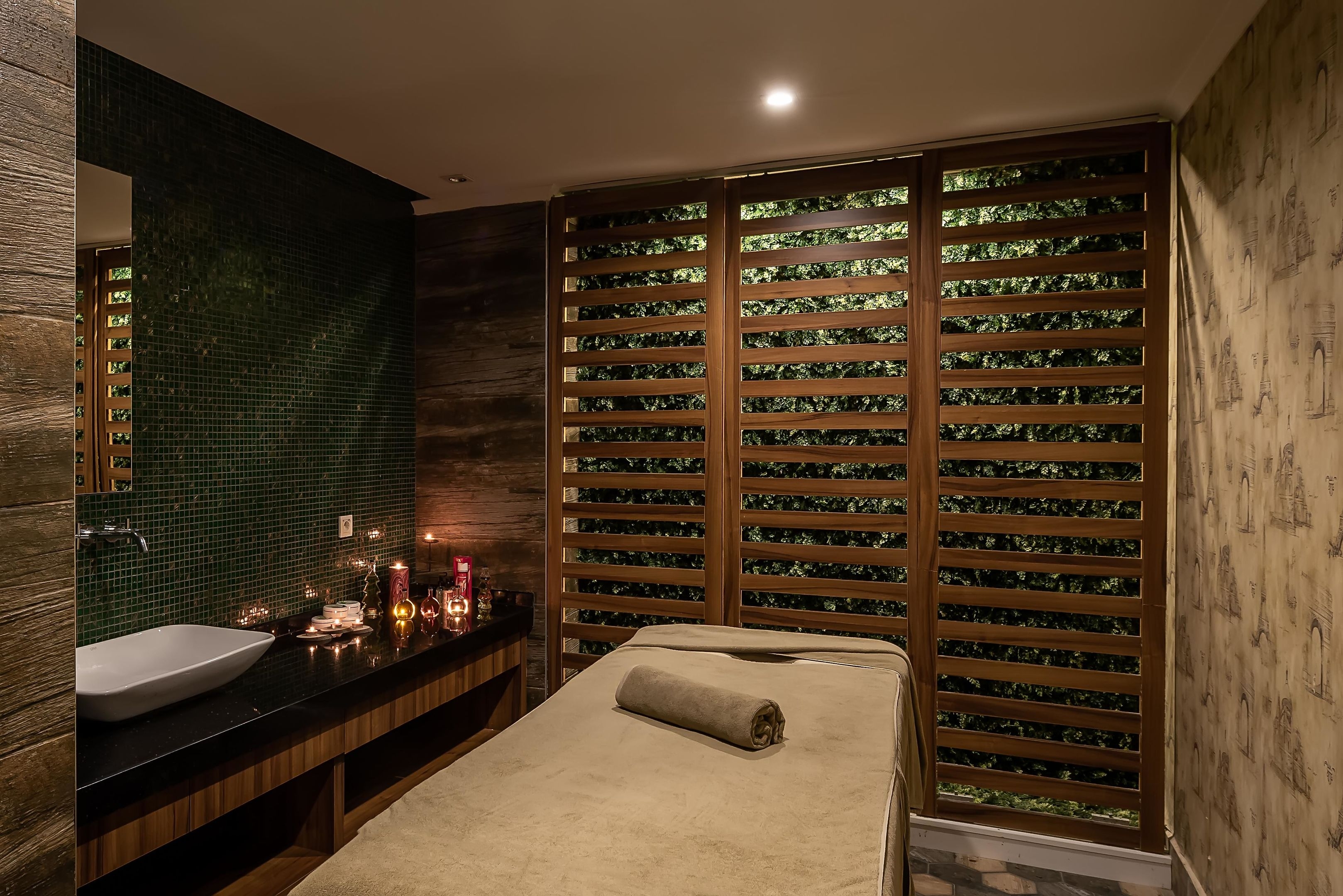 White City Beach Hotel5