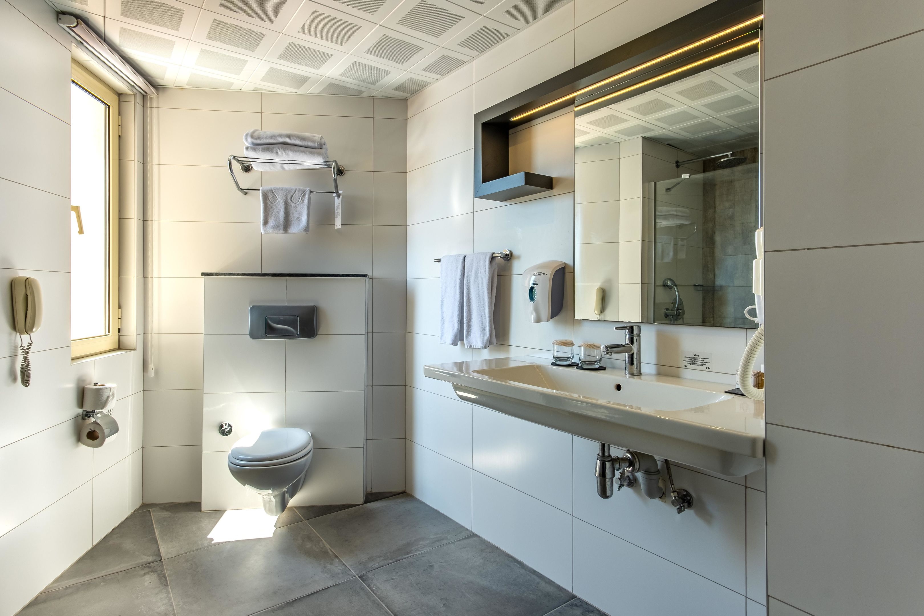 White City Beach Hotel95