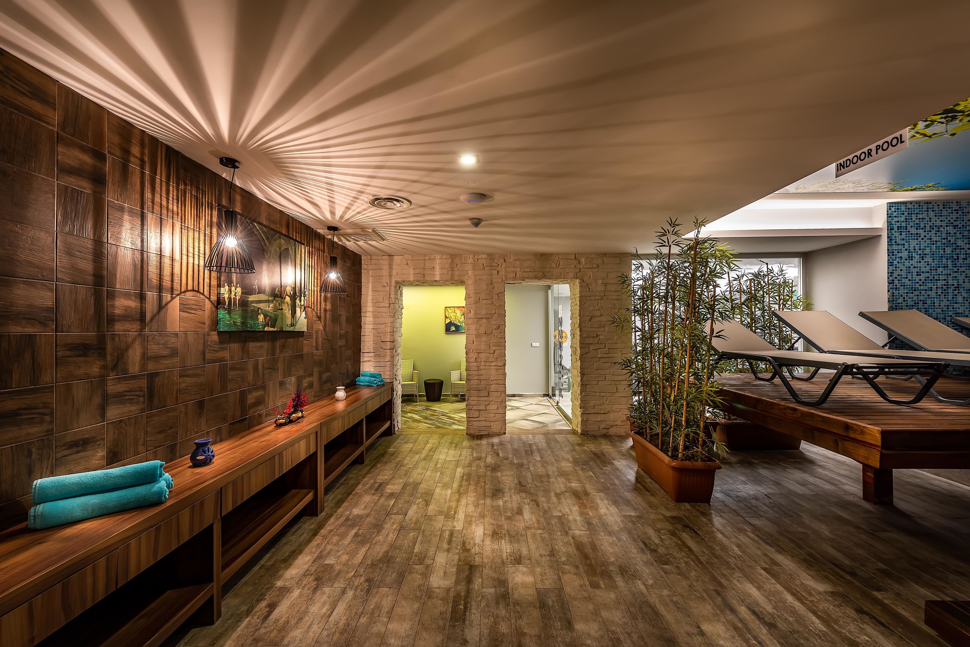 White City Beach Hotel8