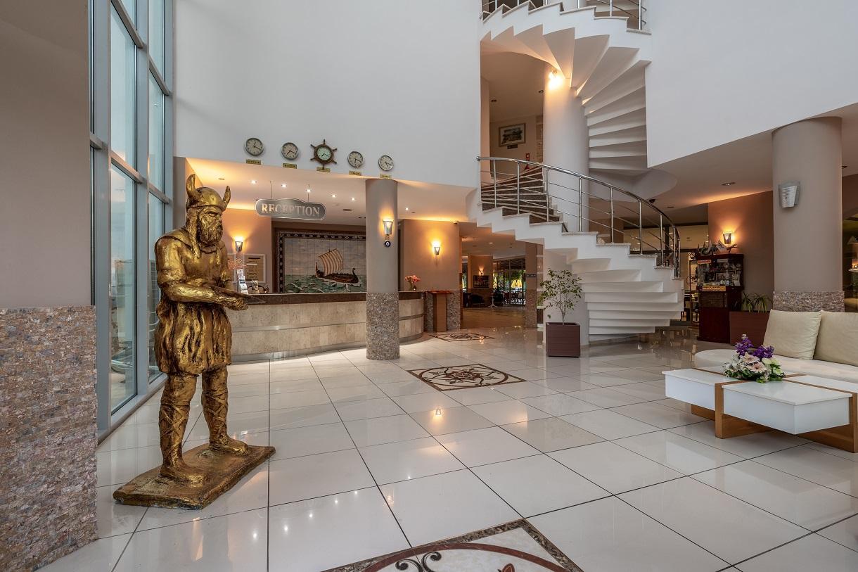 Grand Viking Hotel1