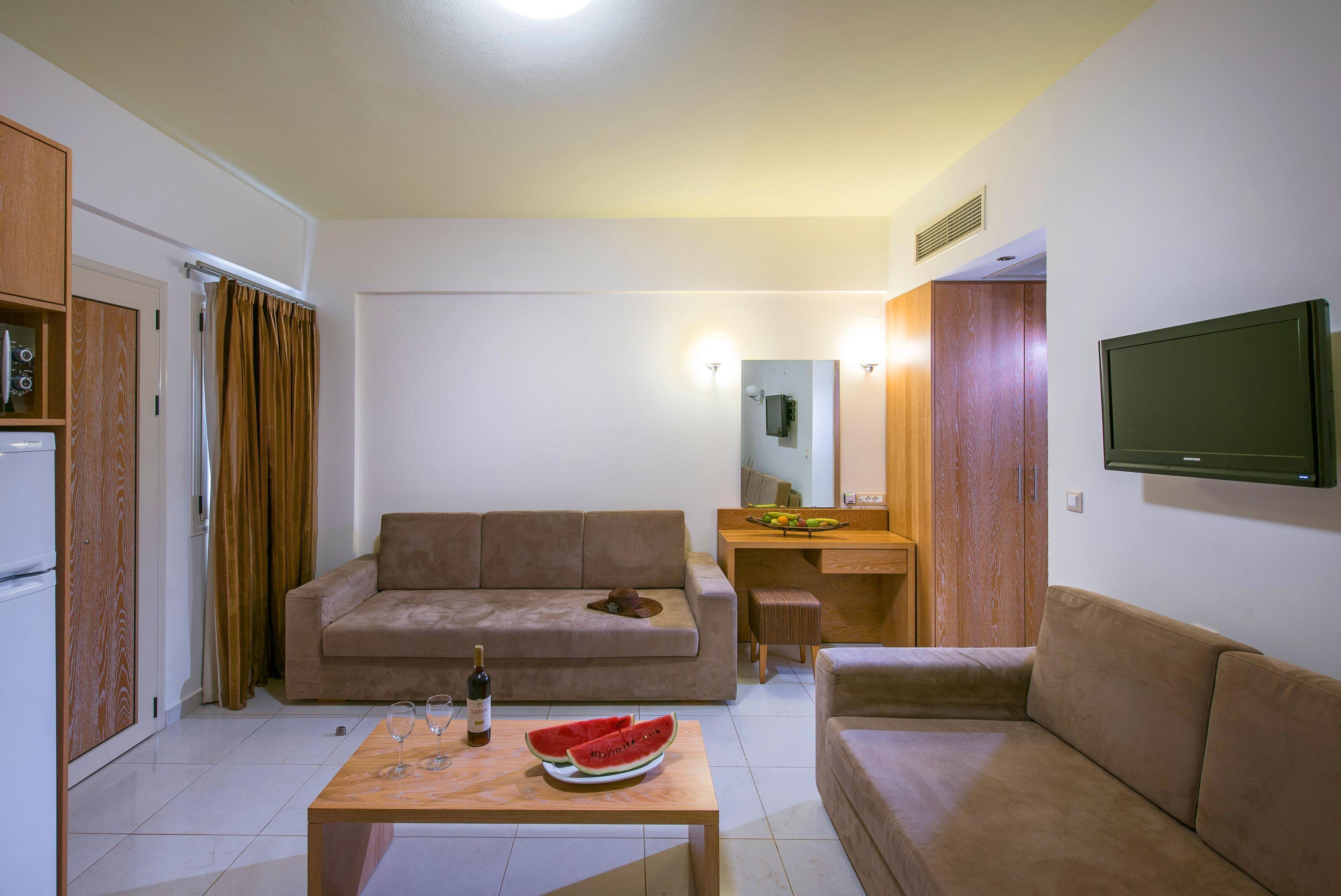 Bella Elena Apartments3